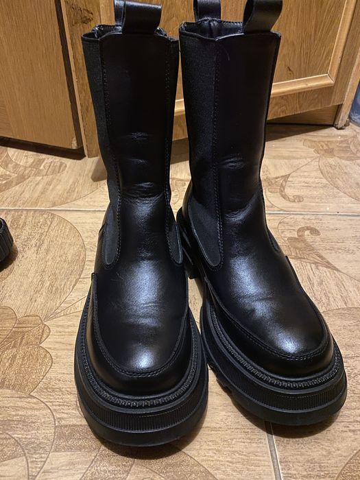 Шкіряне зимове взуття челсі