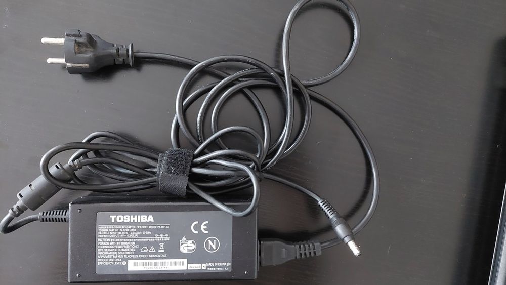 Carregador original Thoshiba