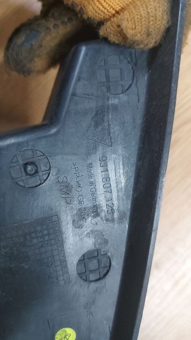 Porsche taycan кріплення заднього бампера ліве 9j1807125: 80