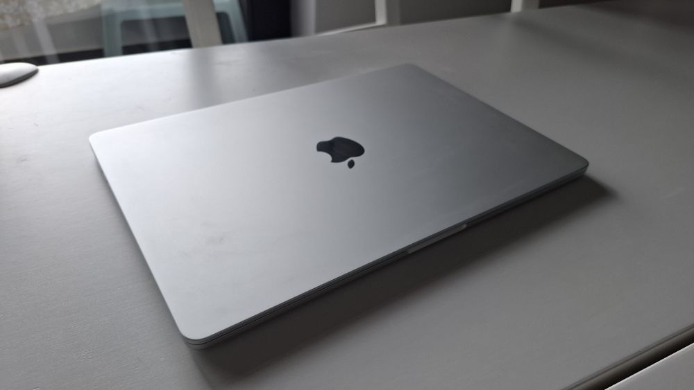 MacBook Air M2 15" 16GB RAM 256GB SSD Fatura Nov 2023 oferta teclado