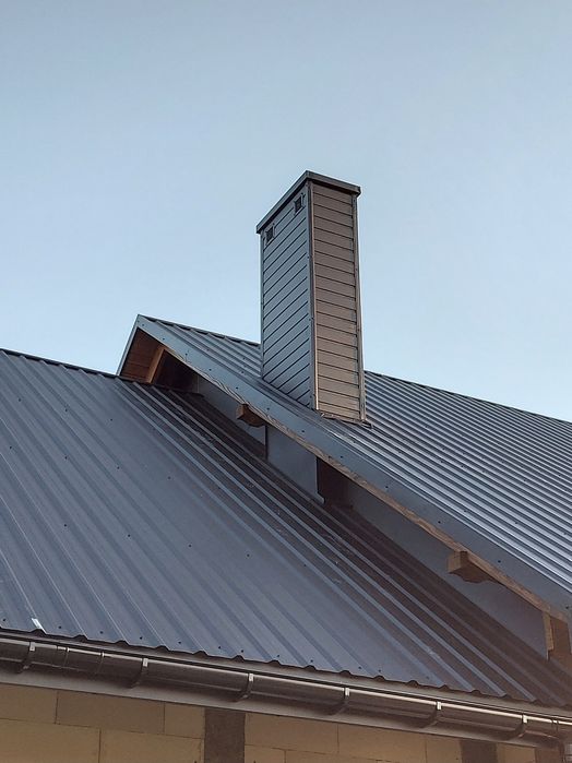 Obróbka kominów blachą – estetycznie i na lata!