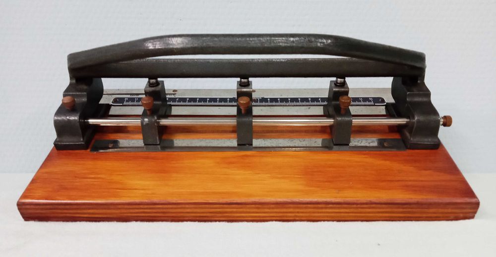 Dziurkacz kancelaryjny Soennecken - antyk