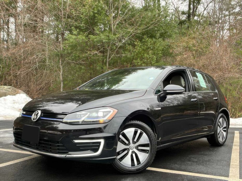 Volkswagen e-Golf      2019