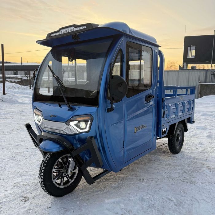 Електротрицикл вантажний з кабіною Dozer Model 7K 2000 Вт
