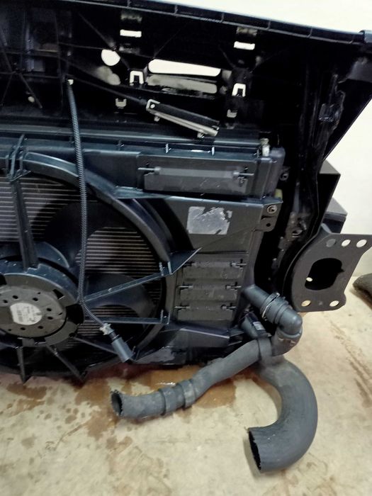 VW Volkswagen Caddy 3 Touran 2  FL lift pas przód przedni wzmocnienie