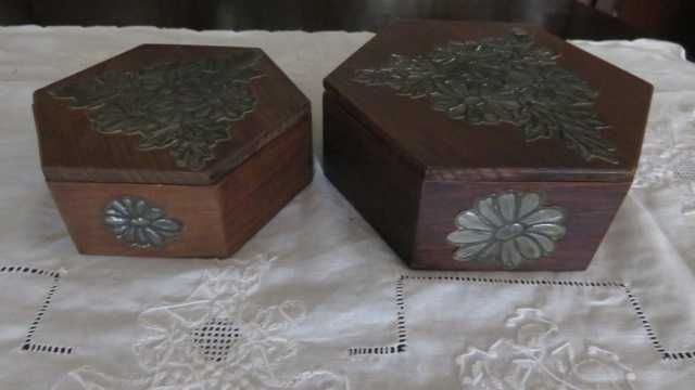 Caixas octogonais com floreados