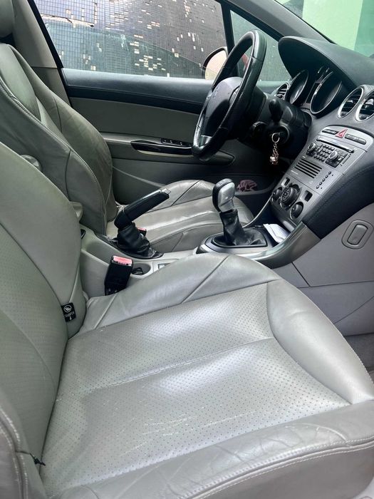 Peugeot 308 do ano 2007 a Gasolina/GPL, a andar muito bem