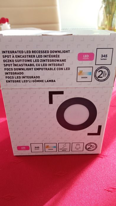 Oczko sufitowe led zintegrowane