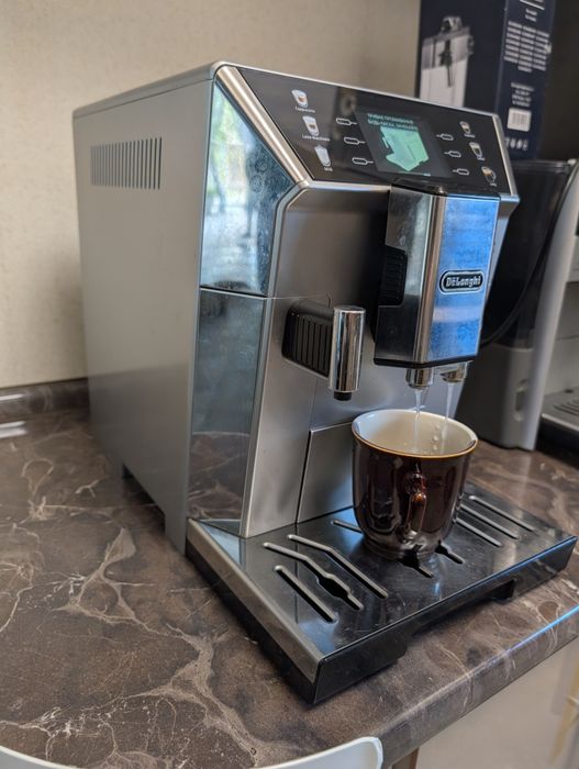Кавомашина преміум-класу DeLonghi PrimaDonna Class (ECAM 550.55.SB)з Німеччини.