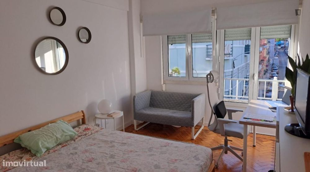 Quarto - localizado em Alcântara Lisbon