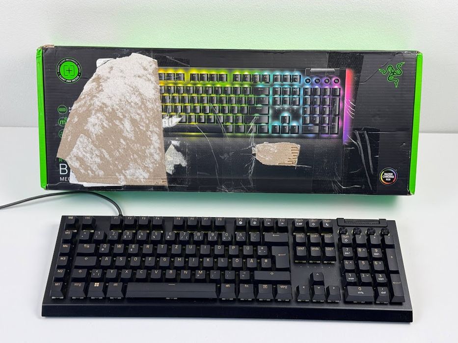 Клавіатура Razer BlackWidow V4 Black German QWERTZ