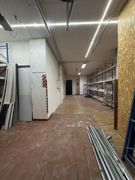 Armazem com 100m2 Algueirao /Sintra