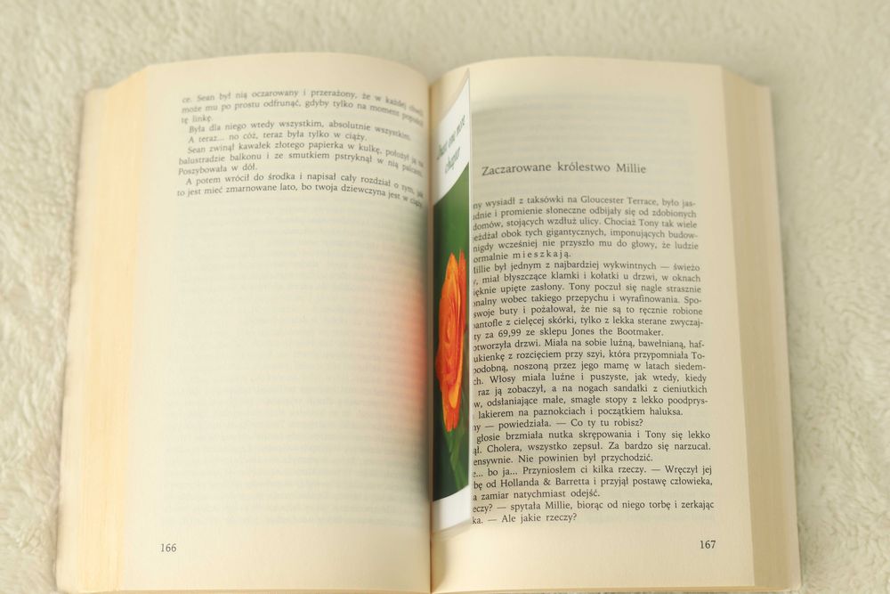 Zakładka do książki z różą herbacianą,