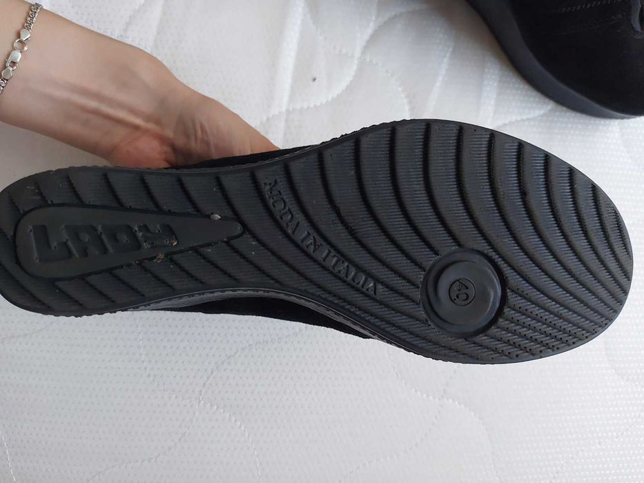 Ботильоны на танкетке