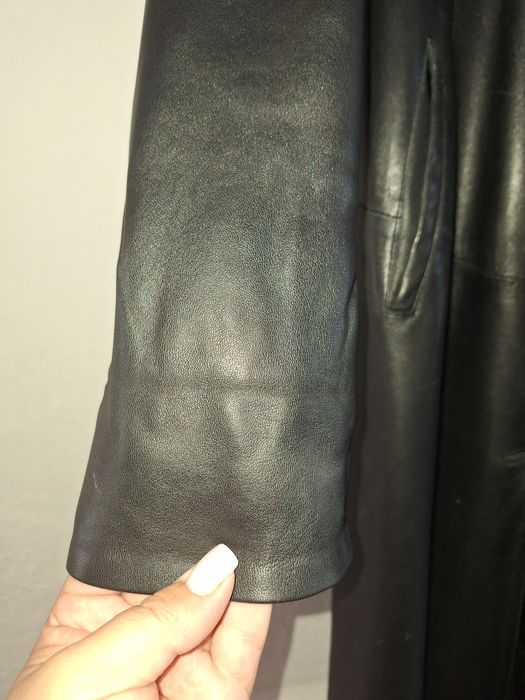 Жіноче шкіряне пальто