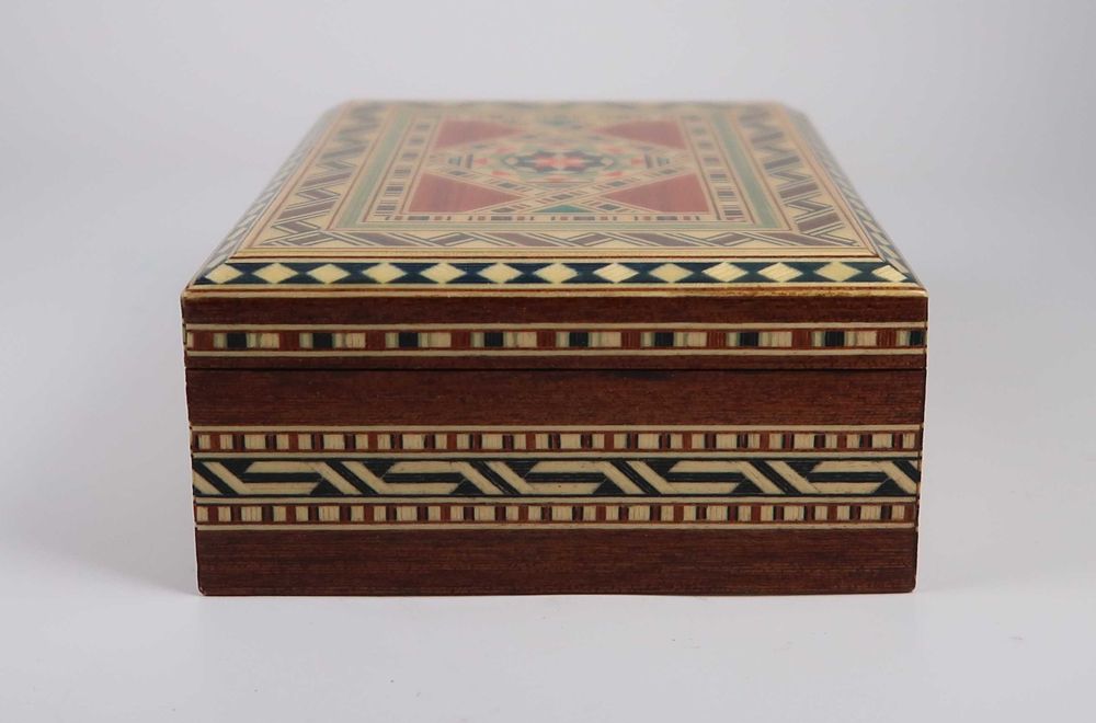 Caixa em madeira marchetaria