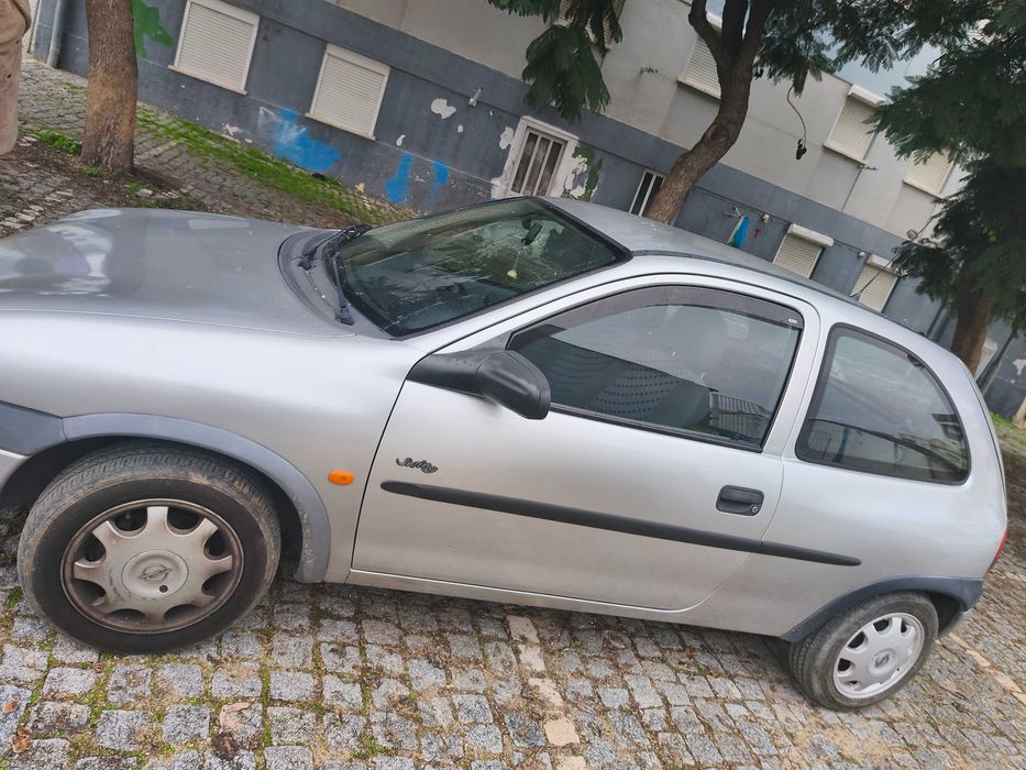 Carro em boas condições