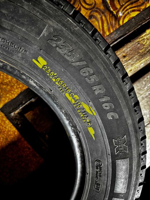 235/65 16С Michelin  Agilis шини вантажні літо