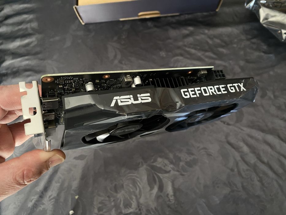 Gráfica Asus GeForce GTX 1650 Dual V2 OC Edition 4GB GDDR6
