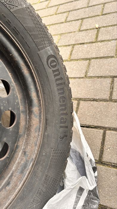 Felgi z oponami zimowymi