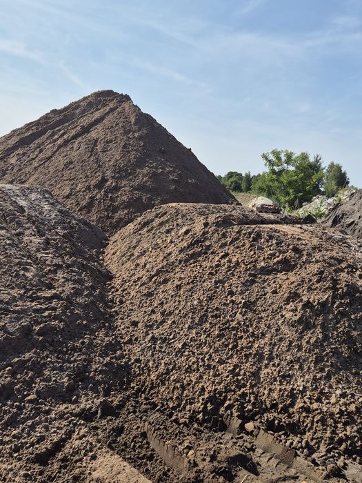 Koparka, samochod ciężarowy, prace ziemne, transport materiałówSypkich