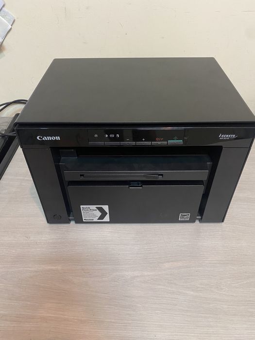 Продам мфу принтер Canon mf3010 стан нового