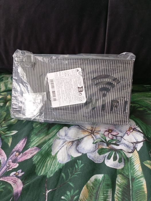 Pojemnik półka montowany na ścianę na router modem wifi czarny