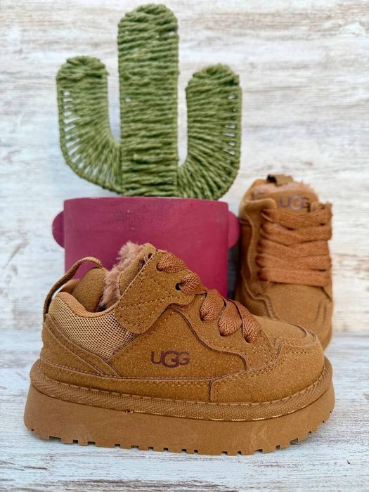 Botas com pêlo camel