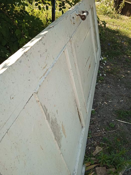 Дверь деревянная