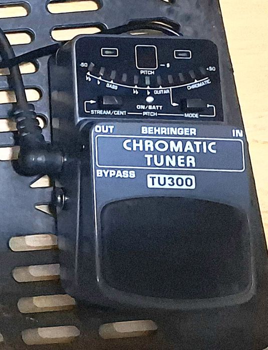 Pedal afinador behringer