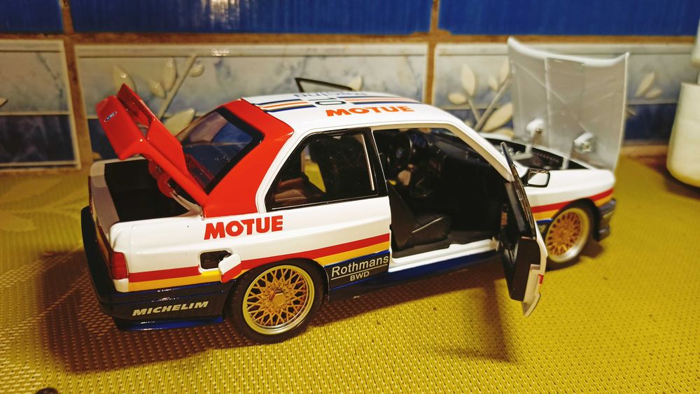 Модель авто BMW М3 1/24