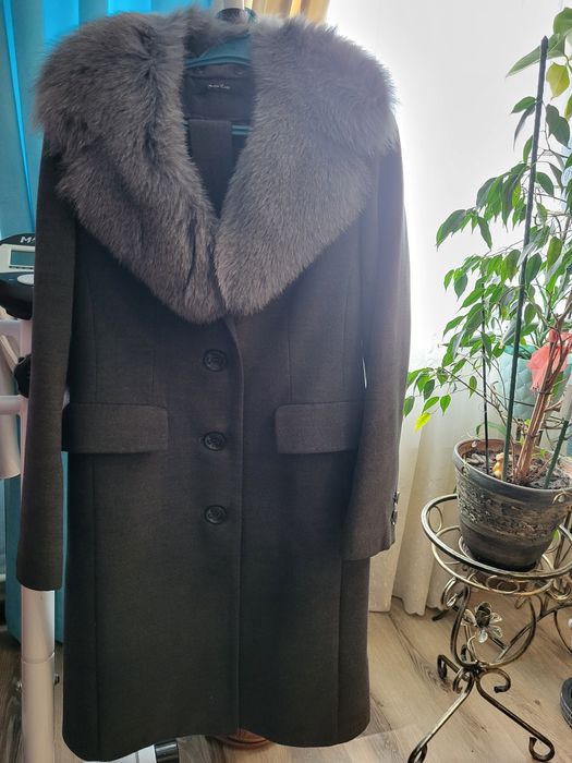 Пальто зимове жіноче.