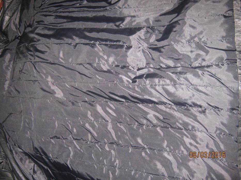 Кожаный пиджак. В хорошем состоянии.