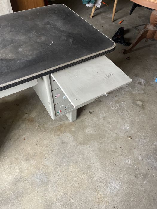 Secretaria em ferro