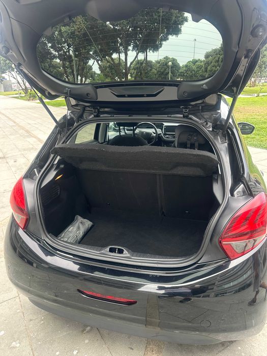 PEUGEOT 208 78000 km