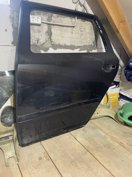 Продам двері шкода  А5