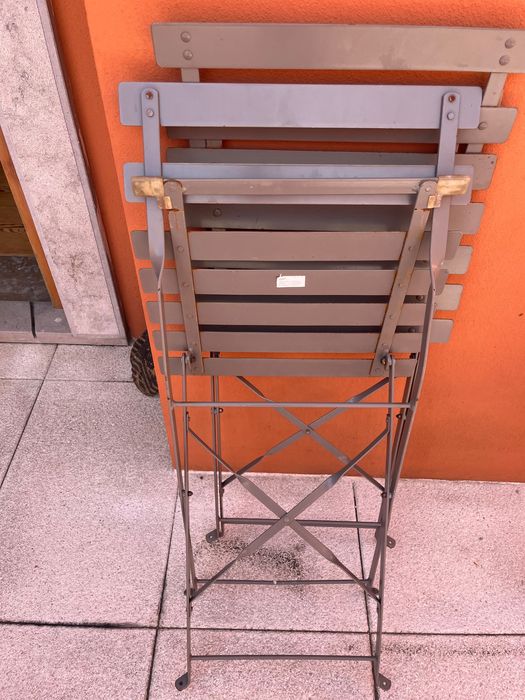 2 Cadeiras de Metal Dobráveis – Estilo Bistrô