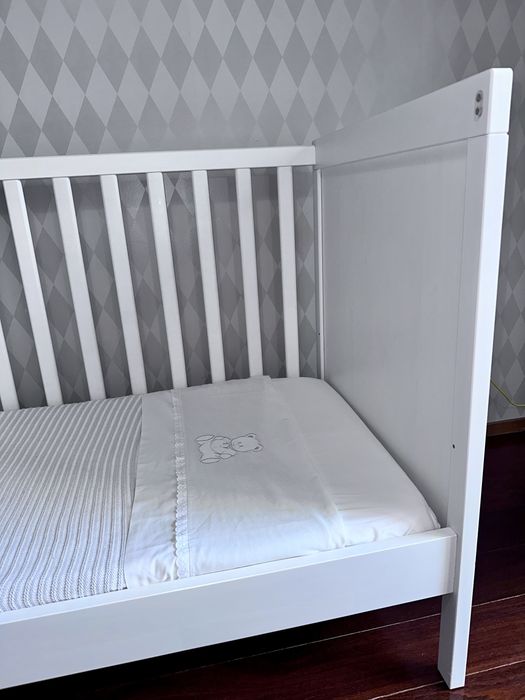 Cama de grades 120x60 para bebé do IKEA