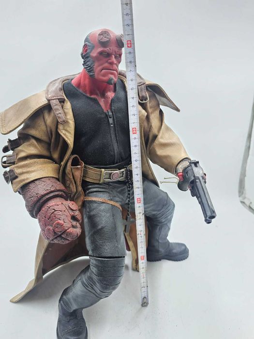 Hellboy duża piękna figurka kolekcjonerska 42 cm skala 1/6