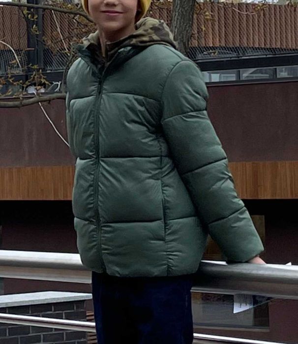 Продам демисезонну куртку на хлопчика 11-12 років, 152 см