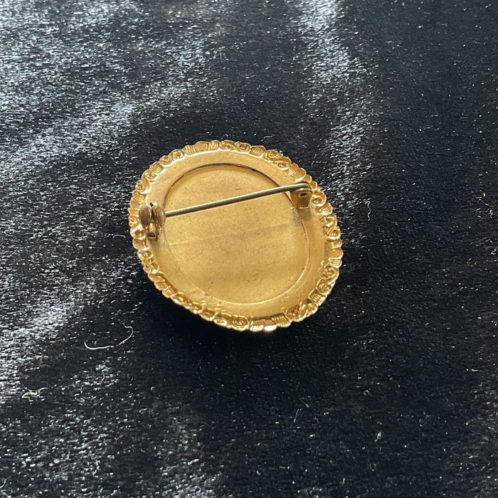 Broche peça vintage 4 cm