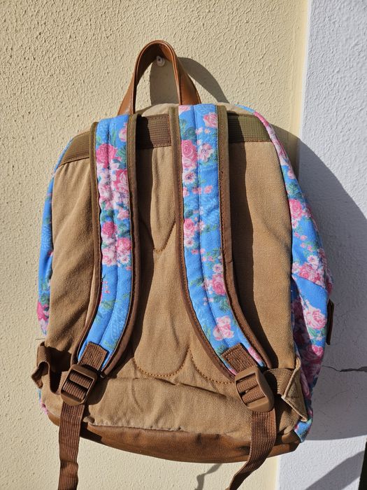 Mochila escolar em ótimo estado