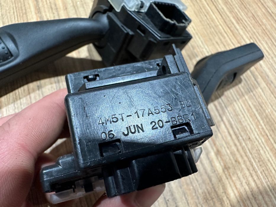 Переключатель подрулевой правый ford focus transit c-max 4M5T17A553BD