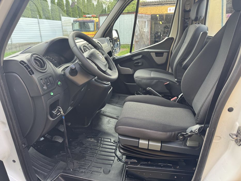 Renault master 170km  klima pomoc drogowa autolaweta nowy najazd