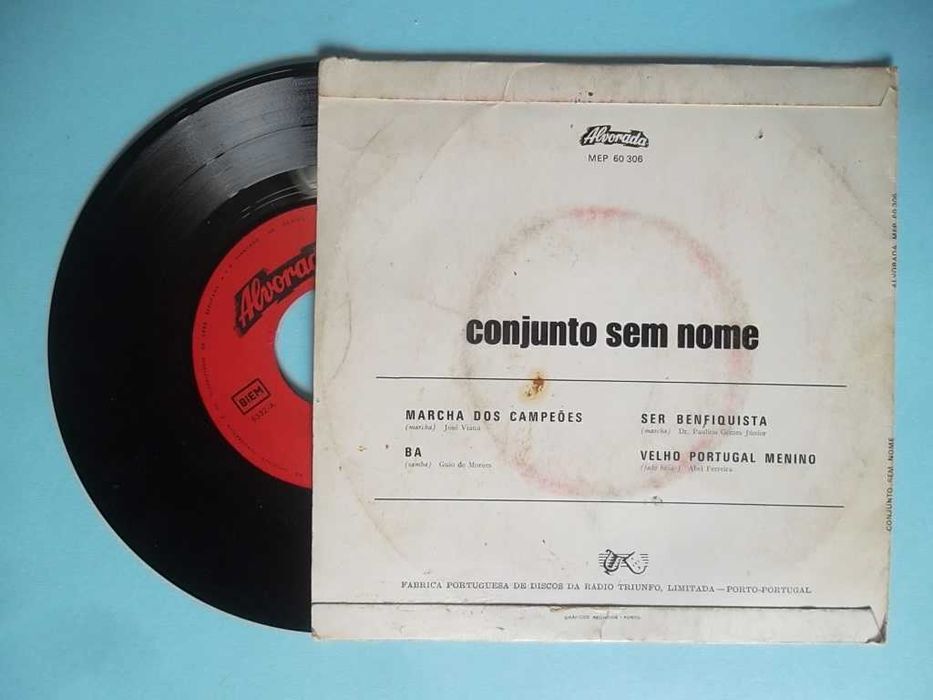 4 discos vinil do BENFICA, preço do lote. Vendo em separado.