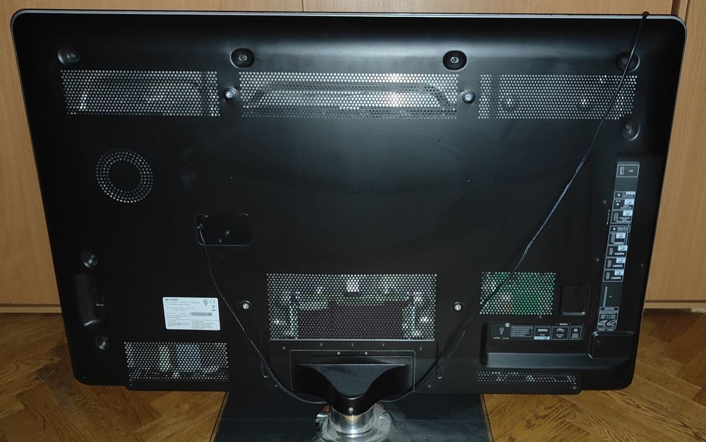 LED телевизор Sharp LC-46LE810E