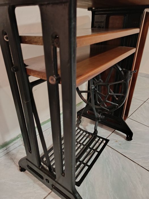 Sprzedam stylowy stolik