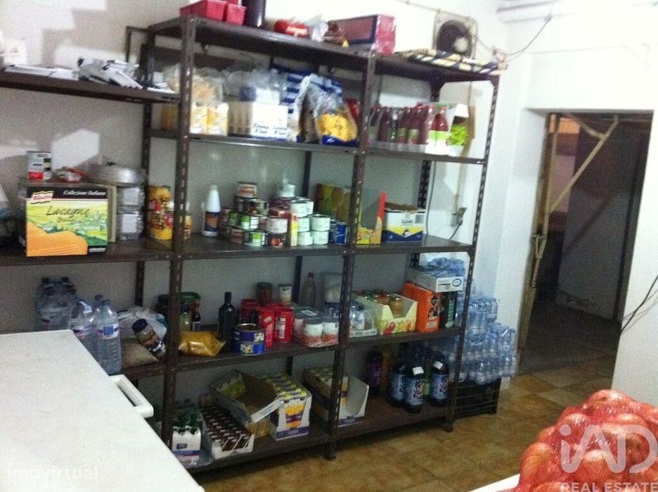 Loja / Estabelecimento Comercial em Albufeira e Olhos de Água de 118,0