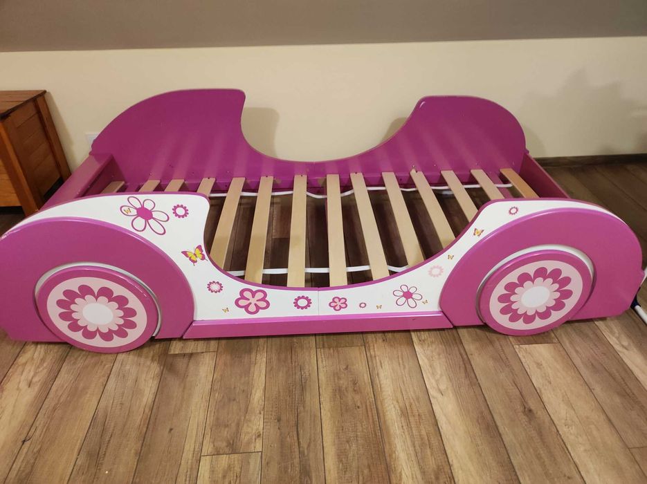 Łóżko auto dla dziewczynki