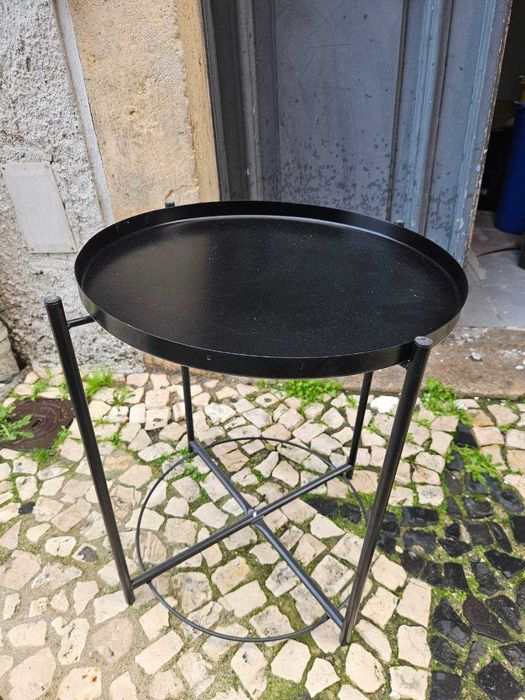 Conjunto de mesas pequenas